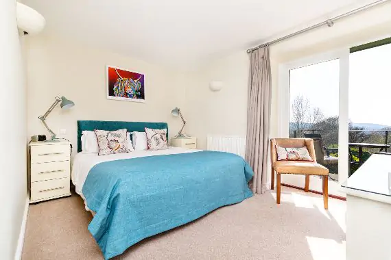 Room 8 (cosy)