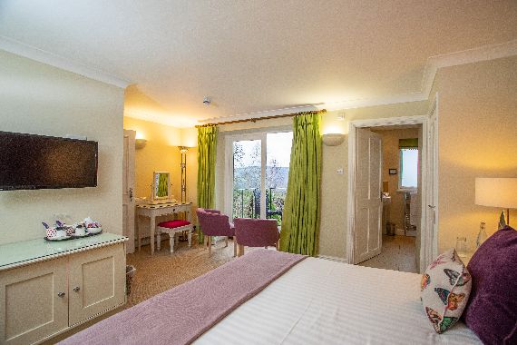 Room 7 (comfy)