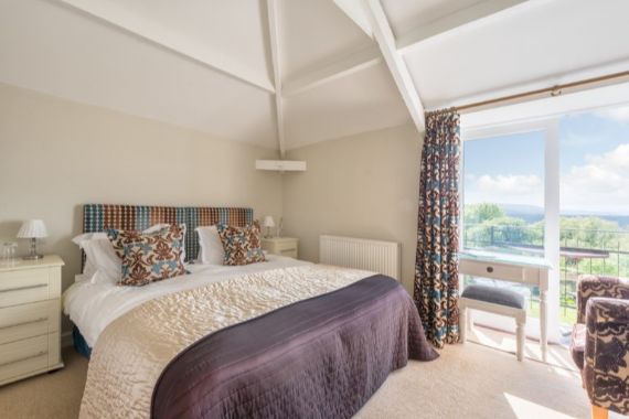 Room 10 (cosy)